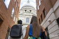 United Kingdom, London, Tourist couple looking at St Paul''s Cathedral