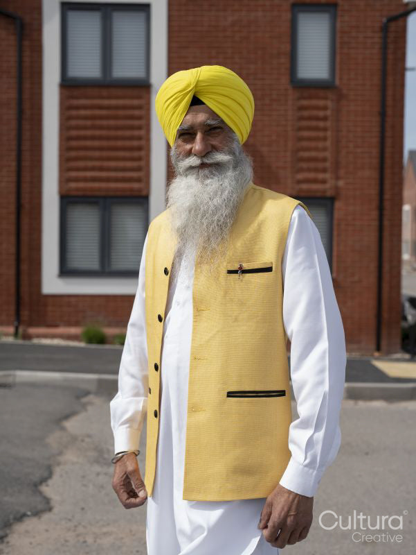 Portrait of senior man in traditional clothing